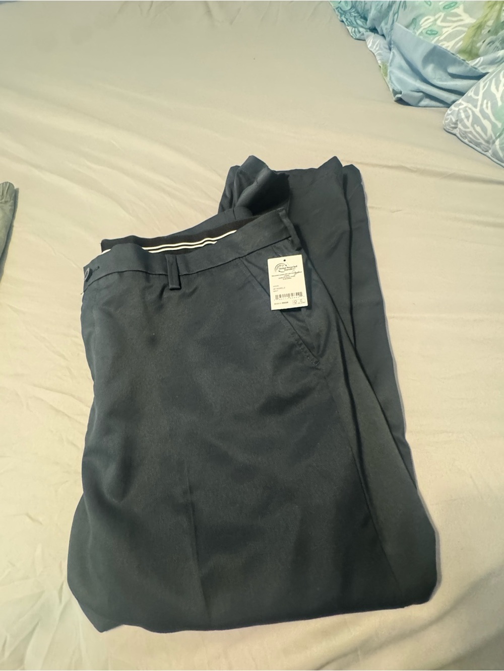 Amazon Essentials Men's Dark Navy Dress Golf Pants. 42W x 28L